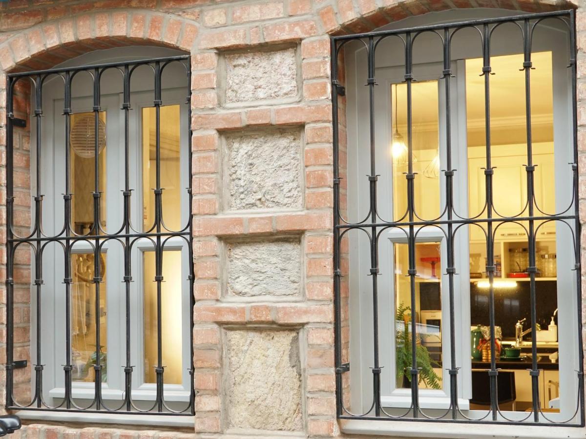 Tilas - Rooms In 19Th Century Wooden Townhouse,Kadikoy Istambul Extérieur photo