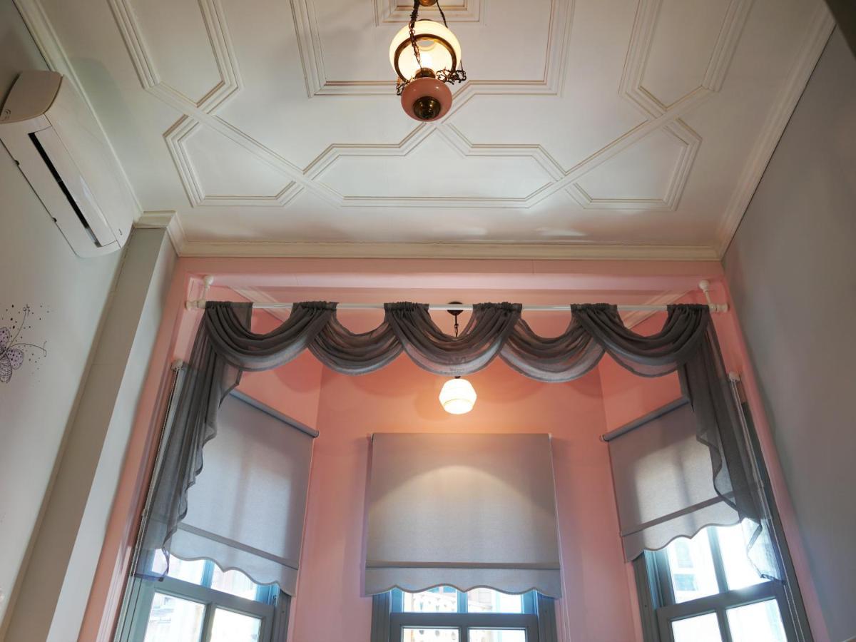 Tilas - Rooms In 19Th Century Wooden Townhouse,Kadikoy Istambul Extérieur photo