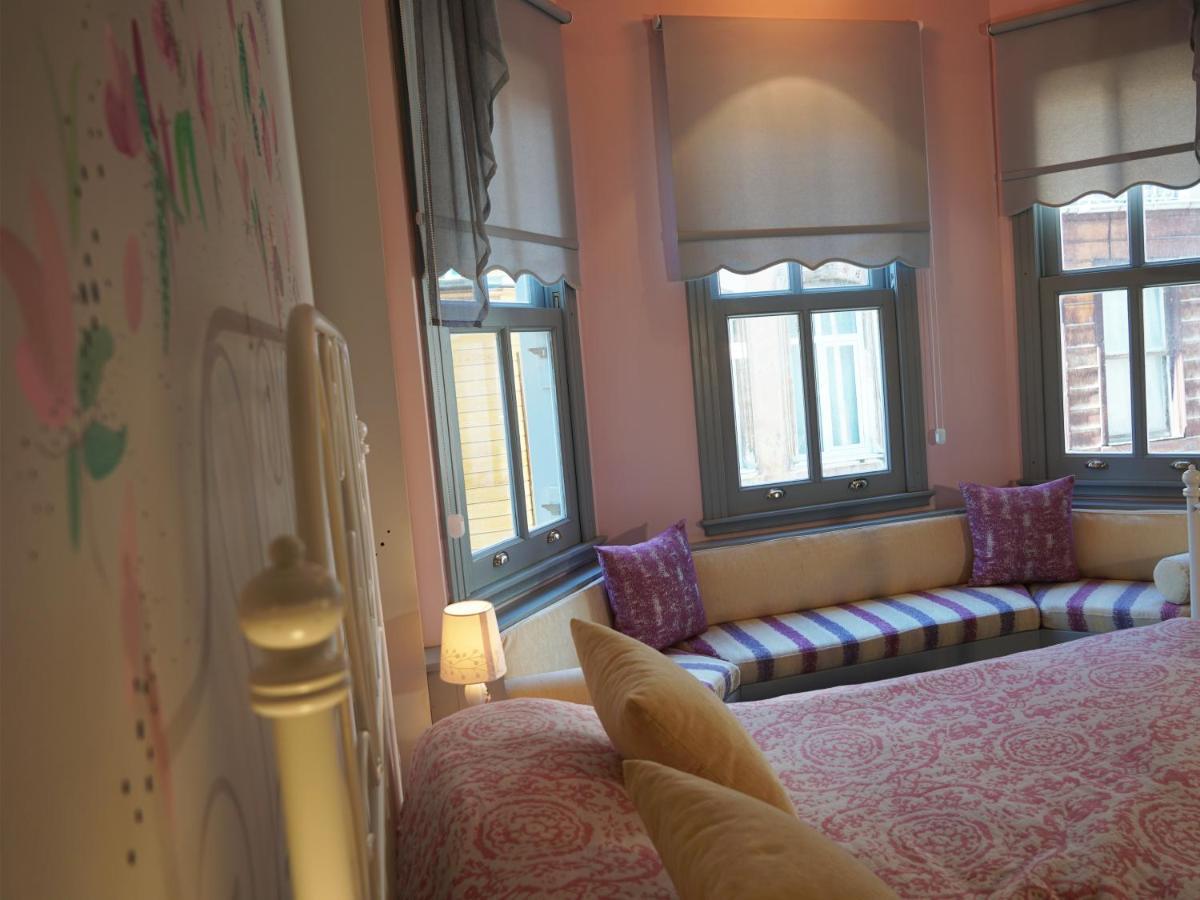 Tilas - Rooms In 19Th Century Wooden Townhouse,Kadikoy Istambul Extérieur photo