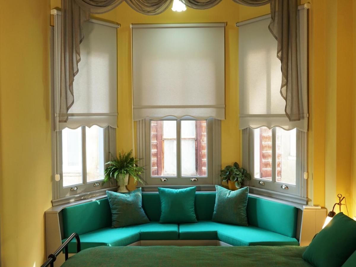 Tilas - Rooms In 19Th Century Wooden Townhouse,Kadikoy Istambul Extérieur photo