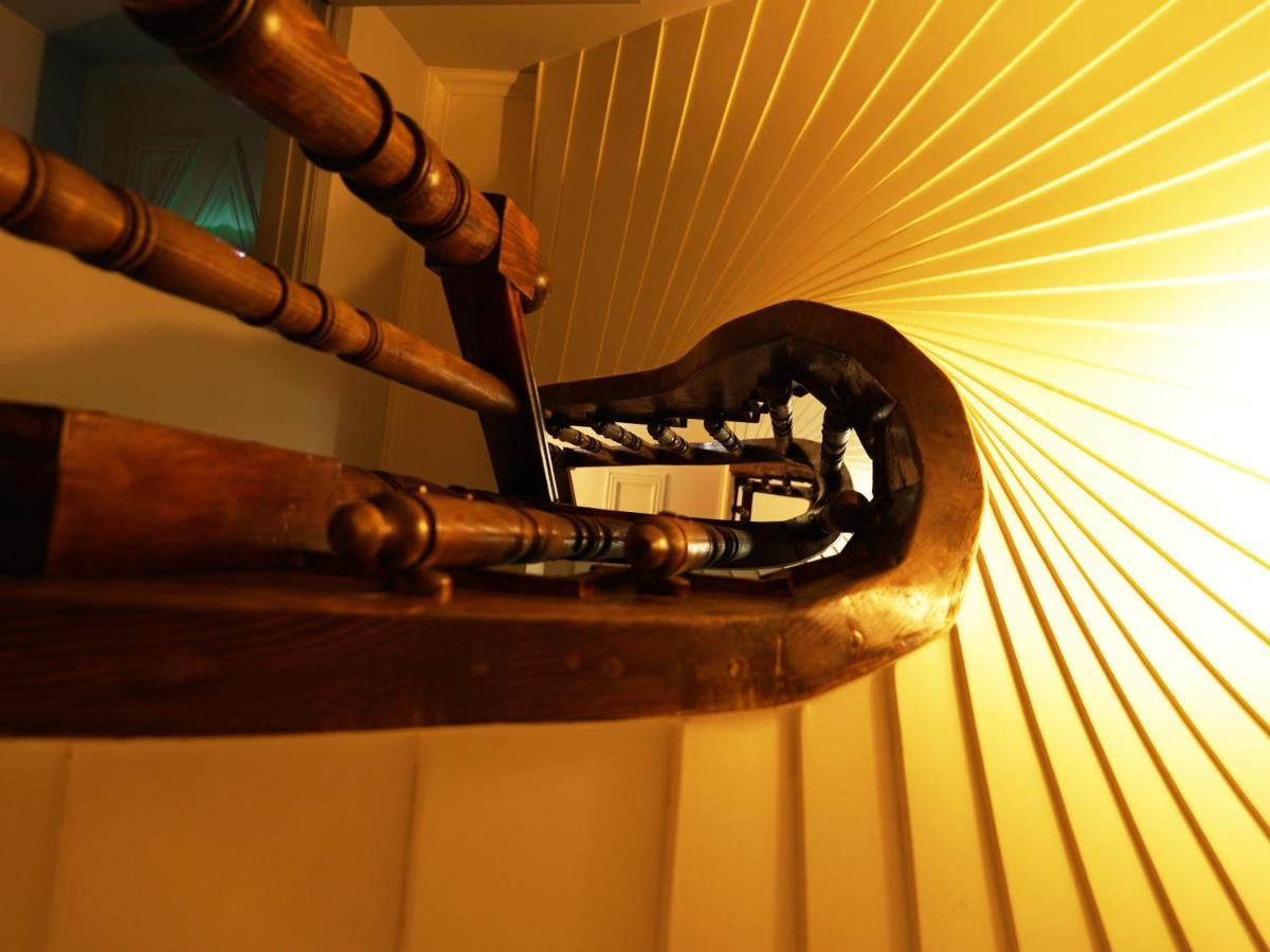 Tilas - Rooms In 19Th Century Wooden Townhouse,Kadikoy Istambul Extérieur photo