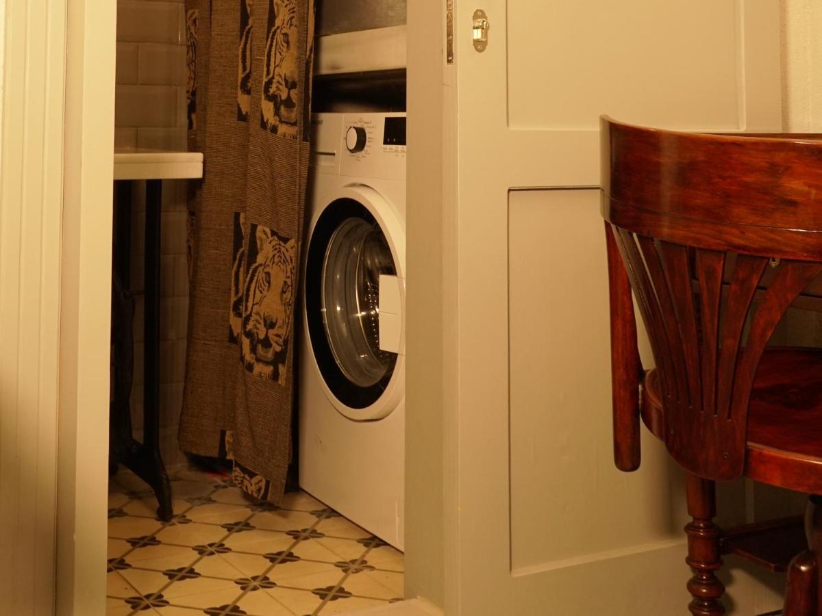 Tilas - Rooms In 19Th Century Wooden Townhouse,Kadikoy Istambul Extérieur photo